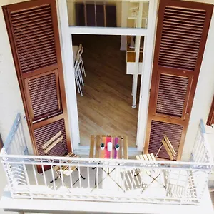 https://il-nido-in-centro-la-spezia.hotelitalianriviera.com