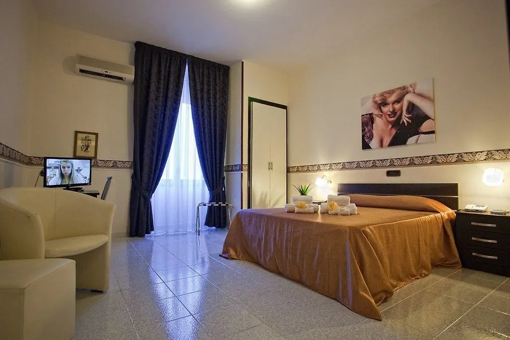 ****  Hotel Vergilius Billia Неаполь Италия